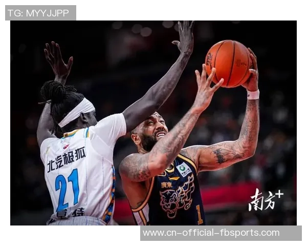 2020年CBA赛季精彩对决广东队迎战北京队11月3日激烈角逐 2020年CBA赛季精彩对决广东队迎战北京队11月3日激烈角逐